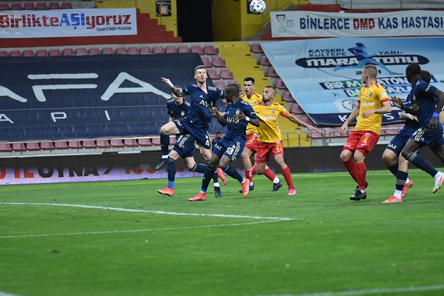 哈登生涯第12次单场55+，詹杜库生涯合计仅10次