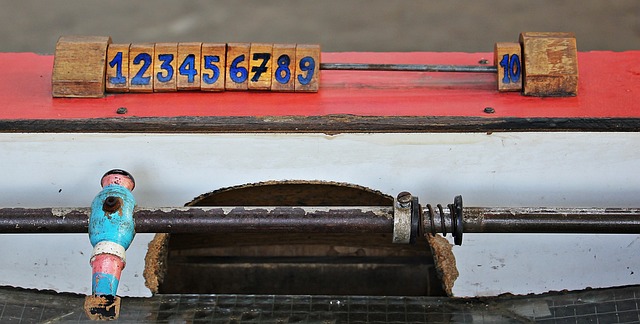 BBC：前曼城球员巴顿因社媒攻击性言论被判6个月监禁